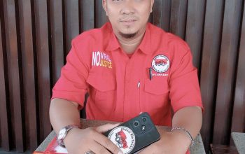 AWIBB Jabar Kecam perangkat desa Karang Asih Bagikan Stiker Saat Bansos