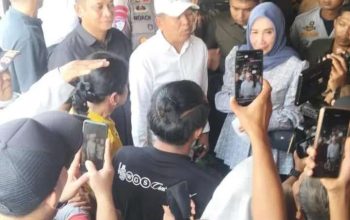 Gubernur Dedi Mulyadi Datangi Pasar Tumpah Di Wilayah Cikarang Untuk Menata Para Pedagang Gubernur Dedi Mulyadi Datangi Pasar Tumpah Di Wilayah Cikarang Untuk Menata Para Pedagang