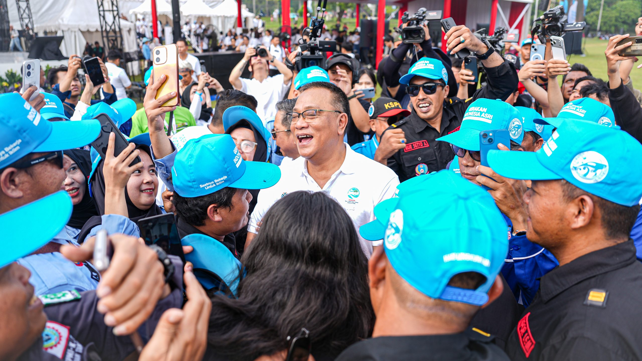 Menteri LH Jumhur Targetkan Penanaman 2 Miliar Pohon Guna Antisipasi Banjir dan Bangun Ketahanan Iklim