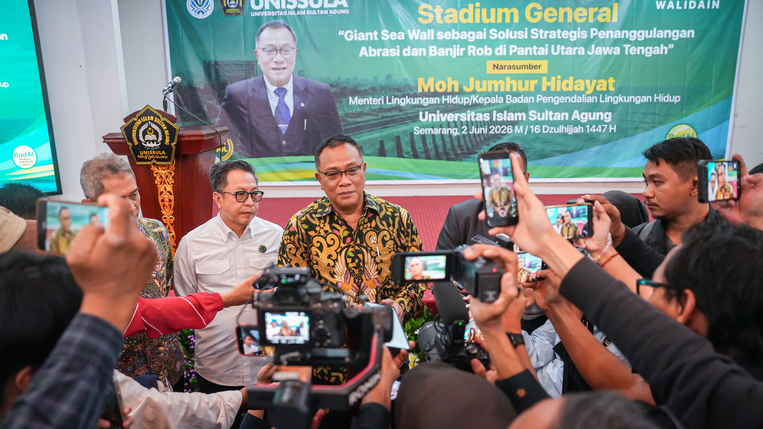 Dihadapan Ratusan Mahasiswa, Menteri LH Jumhur : Giant Sea Wall Lindungi Ekonomi Pantura, Efektif jika Ditopang Mangrove