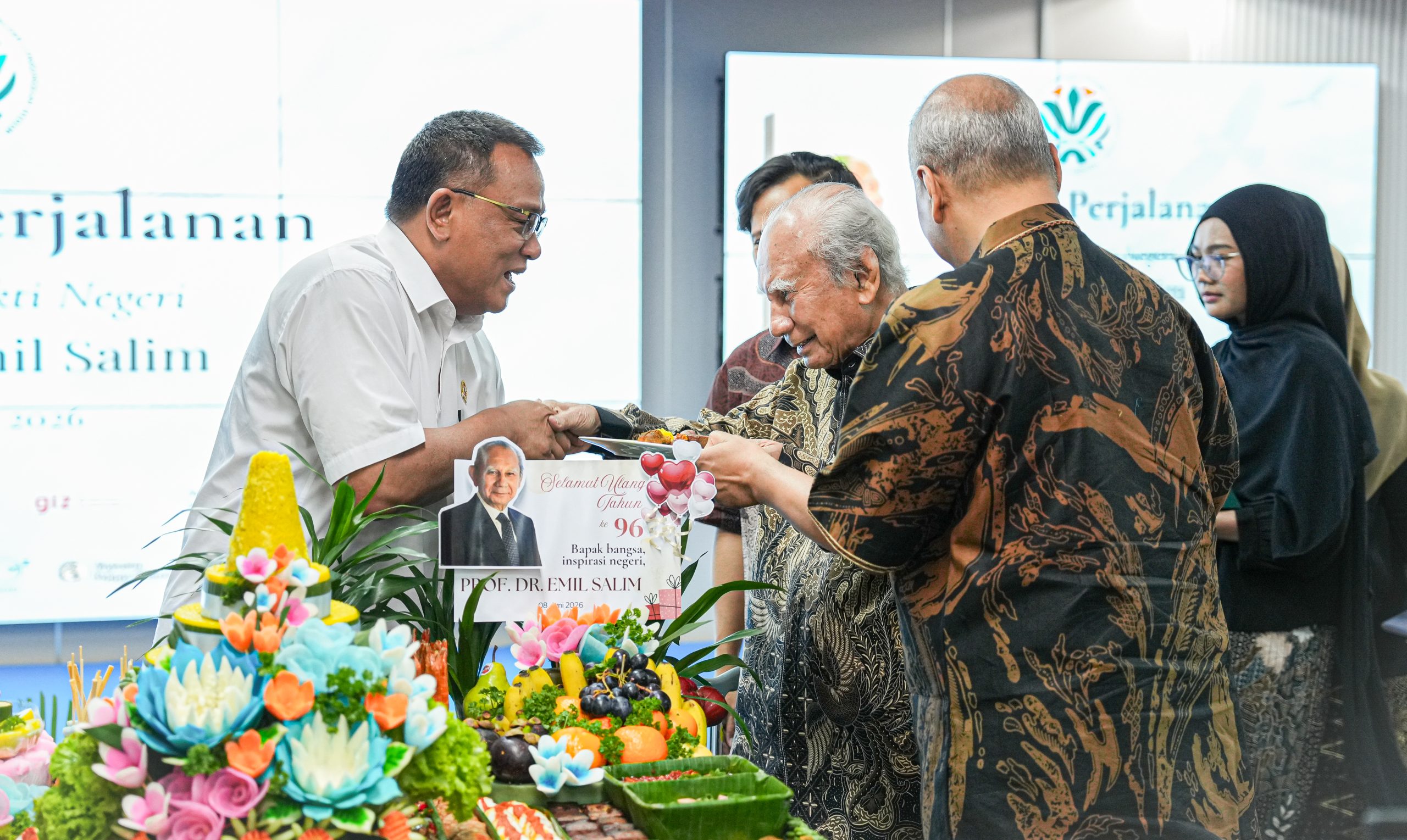 Menteri LH Jumhur Ajak Kampus dan NGO Perkuat Kolaborasi Hadapi Tantangan Lingkungan