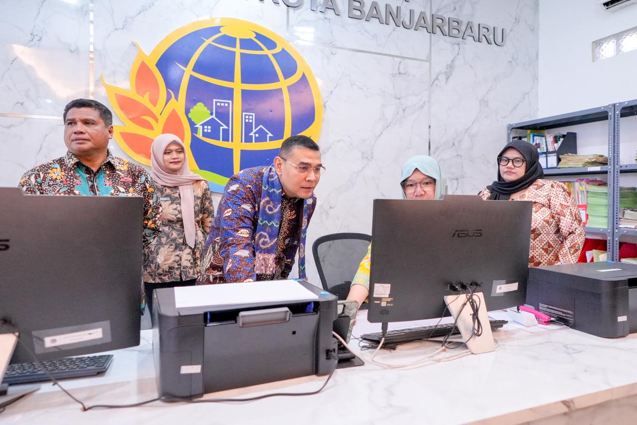Utamakan Pelayanan Humanis dan Profesional, Wamen ATR/BPN Ossy : Hindari Masyarakat Menunggu Terlalu Lama di Loket Utamakan Pelayanan Humanis dan Profesional, Wamen ATR/BPN Ossy : Hindari Masyarakat Menunggu Terlalu Lama di Loket