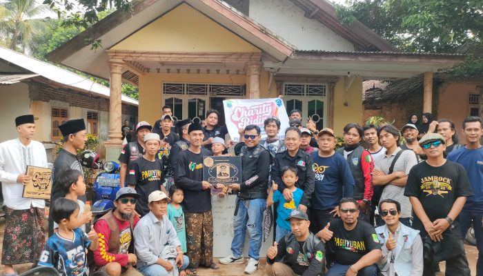 Paguyuban Vespa Karawang Salurkan Bantuan Rp16jt untuk Rehab Total Bangunan Roboh Pesantren Alqosasiyah