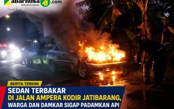 Sedan Terbakar di Jalan Ampera Kodir Jatibarang, Warga dan Damkar Sigap Padamkan Api Sedan Terbakar di Jalan Ampera Kodir Jatibarang, Warga dan Damkar Sigap Padamkan Api