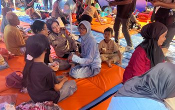 Korban Kebakaran Kemayoran Dapat Bantuan 500 Boks Konsumsi Makanan dari Ditpamobvit Polda Metro Jaya Korban Kebakaran Kemayoran Dapat Bantuan 500 Boks Konsumsi Makanan dari Ditpamobvit Polda Metro Jaya