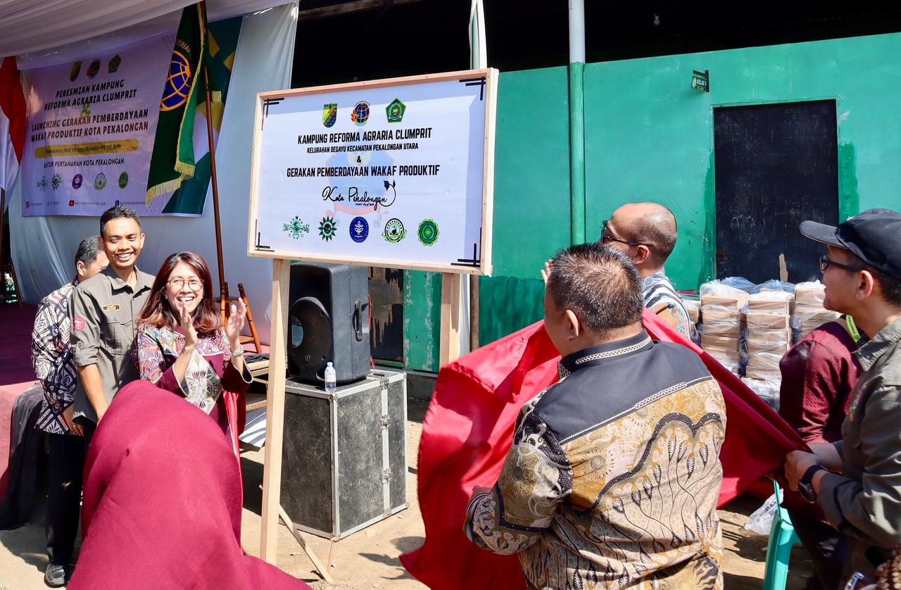 Kampung RA dan Pemberdayaan Wakaf Produktif Diresmikan, Sahli ATR/BPN Harapkan Kesejahteraan Masyarakat Dapat Terwujud Kampung RA dan Pemberdayaan Wakaf Produktif Diresmikan, Sahli ATR/BPN Harapkan Kesejahteraan Masyarakat Dapat Terwujud