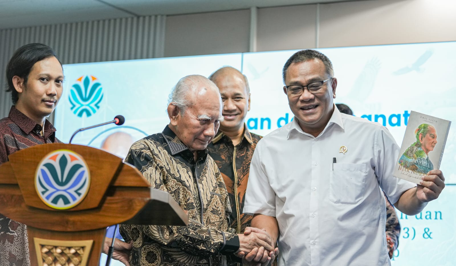 Warisan Tokoh Nasional Emil Salim, Menteri LH Jumhur : Jadikan Etika Lingkungan Sebagai Fondasi Pembangunan Berkelanjutan Indonesia