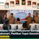 Camat Tukdana Tinjau Penyaluran Bantuan Pangan di Desa Mekarsari, Pastikan Tepat Sasaran