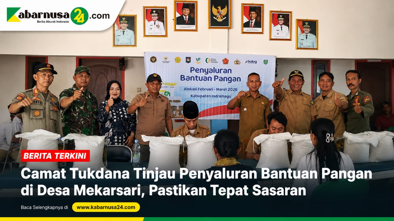 Camat Tukdana Tinjau Penyaluran Bantuan Pangan di Desa Mekarsari, Pastikan Tepat Sasaran