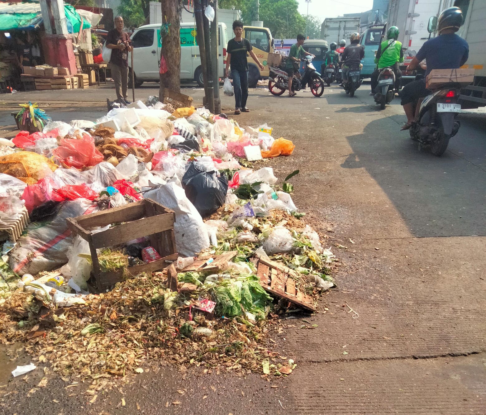 Program Gerakan Pilah Sampah, Dijalan KH Moh Mansyur Jakarta Barat Masih Ada Sampah Berserakan