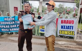 LSM MMK Aksi Damai di Kejati Sumsel Minta Tindak Tegas Oknum Keuangan Dinas PUBM Kabupaten Musi Rawas