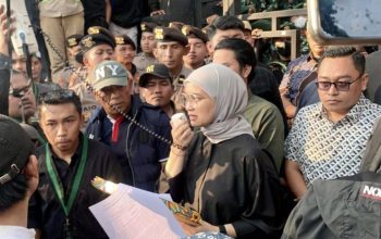Mengejutkan !! Ketua DPRD Kota Malang Dihadapan Mahasiswa Tiba-tiba Bilang Hentikan MBG Untuk Dievaluasi