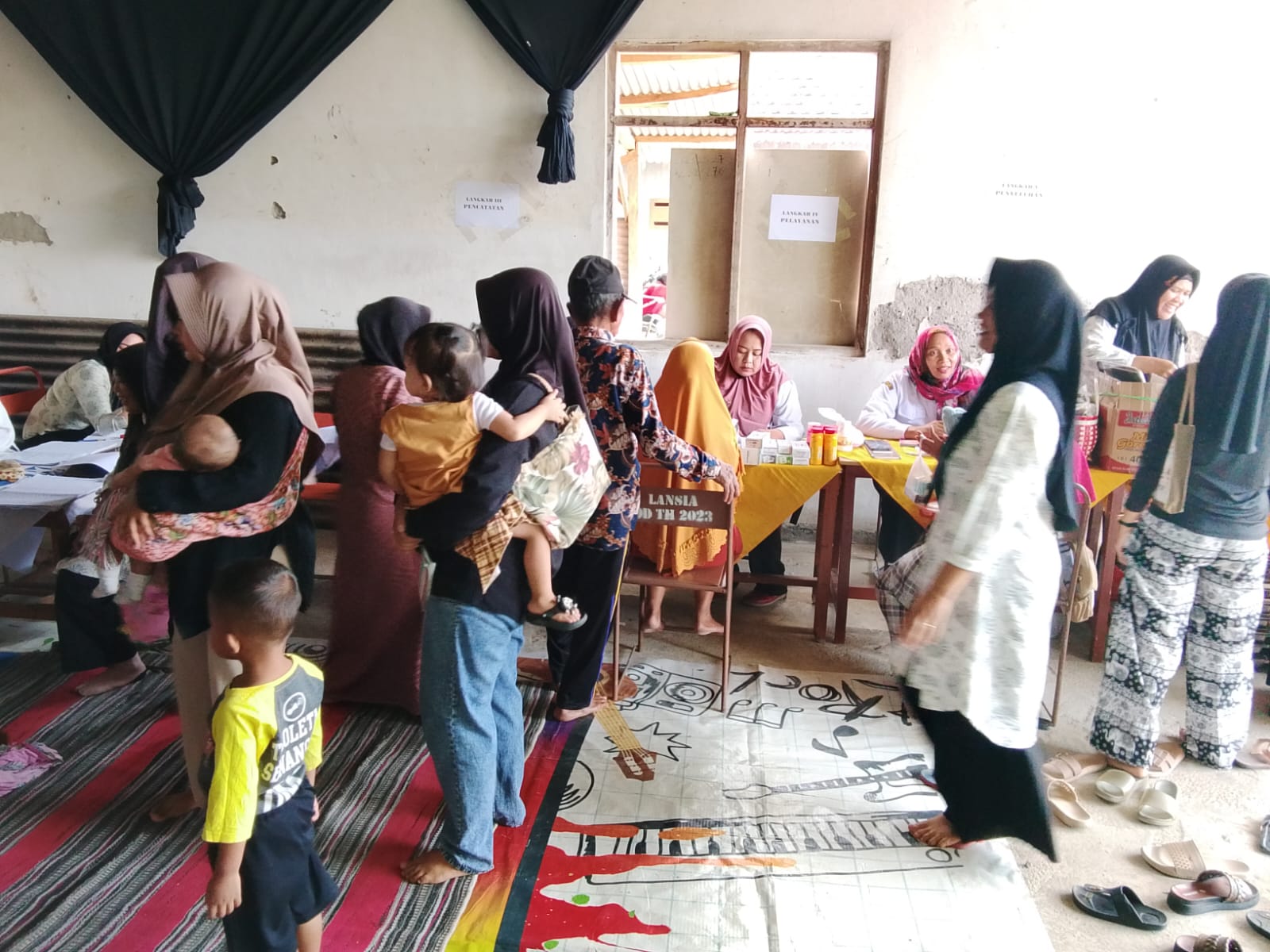 Puluhan Balita dan Lansia Ikuti Posbindu dan Posyandu di Dusun Persilan Desa Babadan