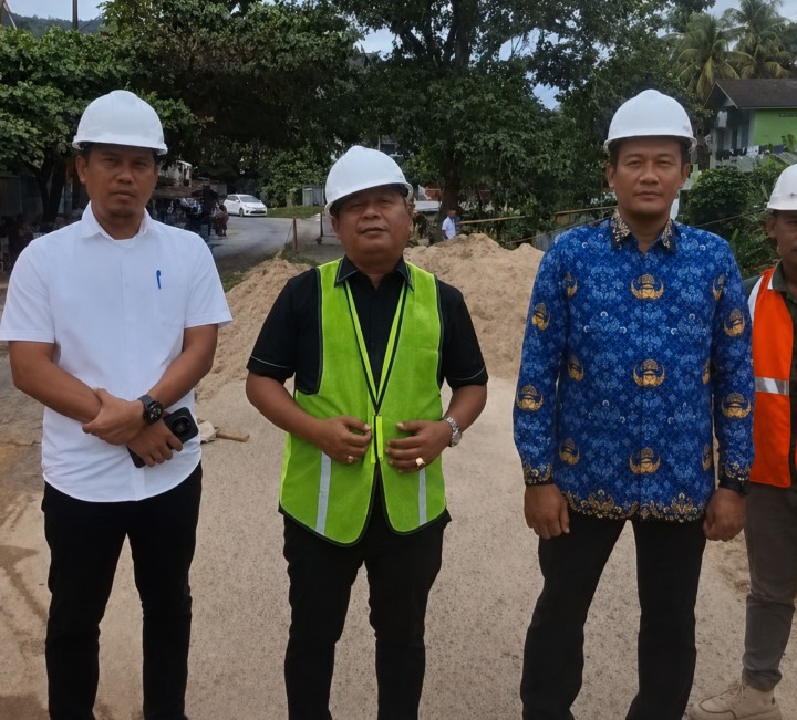 Saat Meninjau Pembangunan Jalan, Rahmansyah Sibarani Sampaikan Rasa Terima Kasih kepada Gubernur Sumut