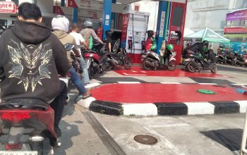 Masyarakat Kaget, Pertamina Berikan Kabar Pertamax Naik dari Rp12.300 menjadi Rp16.250/Liter