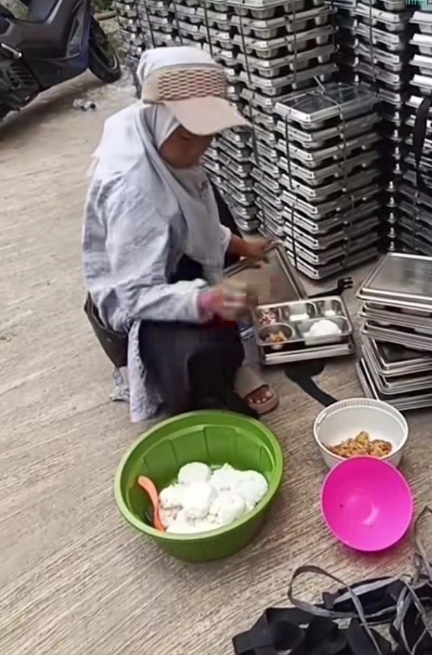 Mubazir !! Beredar Video Diduga Menu MBG di Sawangan Kota Depok Tidak Habis Dimakan Siswa