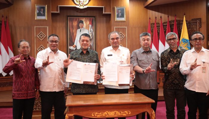 Mulai 1 Juli, Menteri Lingkungan Hidup Jumhur dan Pemprov Bali Serukan Warga Wajib Pilah Sampah 100 Persen
