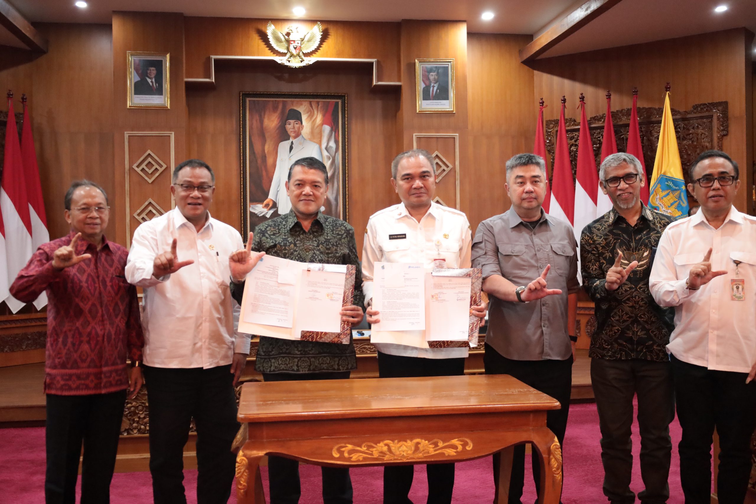 Mulai 1 Juli, Menteri Lingkungan Hidup Jumhur dan Pemprov Bali Serukan Warga Wajib Pilah Sampah 100 Persen