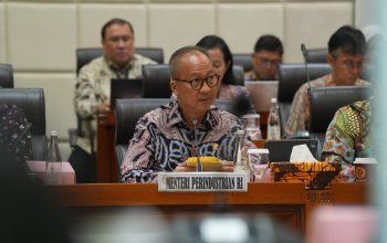 Soroti Implementasi LCS, Menperin Siapkan Strategi Tingkatkan Porsi Ekspor Manufaktur hingga 30 Persen Soroti Implementasi LCS, Menperin Siapkan Strategi Tingkatkan Porsi Ekspor Manufaktur hingga 30 Persen