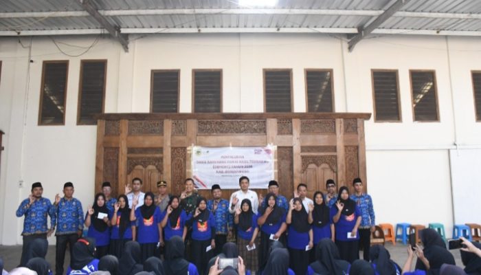 Forkopimda Bondowoso Pastikan Penyaluran BLT DBHCHT 2026 Berjalan Transparan dan Tepat Sasaran bagi Pekerja Forkopimda Bondowoso Pastikan Penyaluran BLT DBHCHT 2026 Berjalan Transparan dan Tepat Sasaran bagi Pekerja