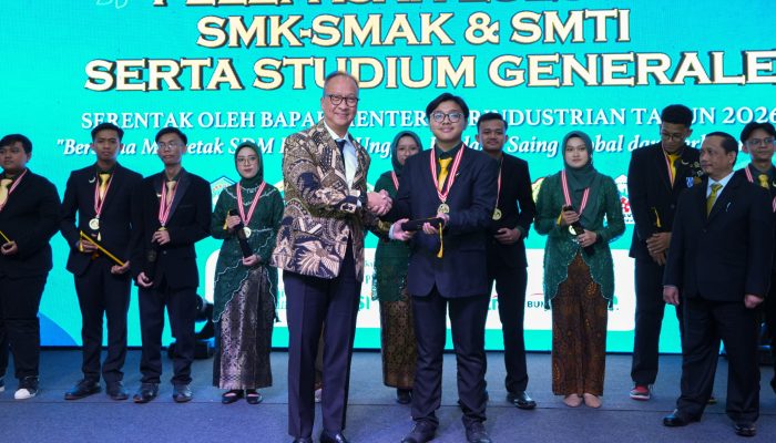 Lulus Siap Kerja, Menperin Lepas Ribuan Talenta Industri Berkompetensi Global