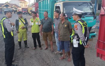 Satlantas Polres Lampung Utara Gelar Polisi Menyapa,Edukasi Sopir Truk Utamakan Keselamatan Berkendara Satlantas Polres Lampung Utara Gelar Polisi Menyapa,Edukasi Sopir Truk Utamakan Keselamatan Berkendara