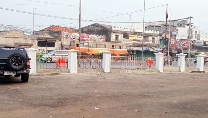 Rapih Mengerjakan Trotoar Drainase dan Pengaspalan serta Pemagaran, Kini Berlanjut Ke area Lantai Bawah-Fasilitas Pasar