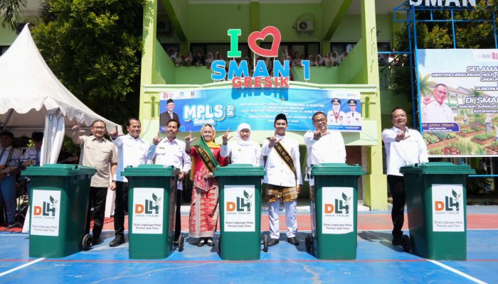 Bangun Karakter Ekologis dan Ketahanan Pangan, Menteri LH Jumhur Jadikan Sekolah di Gresik Percontohan Nasional