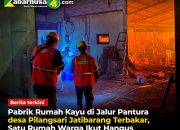 Pabrik Rumah Kayu di Jalur Pantura desa Pilangsari Jatibarang Terbakar, Satu Rumah Warga Ikut Hangus