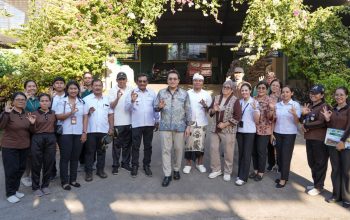 Bantah Stigma TPS3R Bau, Wamen LH Diaz Kunjungi TPS3R Sapuh Jagat Bali Bantah Stigma TPS3R Bau, Wamen LH Diaz Kunjungi TPS3R Sapuh Jagat Bali