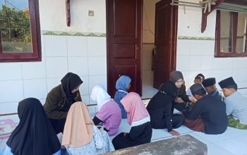 Mahasiswa KKN Posko 37 UNIB Ibrahimy Sukorejo Tanamkan Nilai Keislaman, Mengajar Santri di Musholla Dzurratul Mansur Al-Mansuri Mahasiswa KKN Posko 37 UNIB Ibrahimy Sukorejo Tanamkan Nilai Keislaman, Mengajar Santri di Musholla Dzurratul Mansur Al-Mansuri