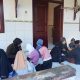 Mahasiswa KKN Posko 37 UNIB Ibrahimy Sukorejo Tanamkan Nilai Keislaman, Mengajar Santri di Musholla Dzurratul Mansur Al-Mansuri