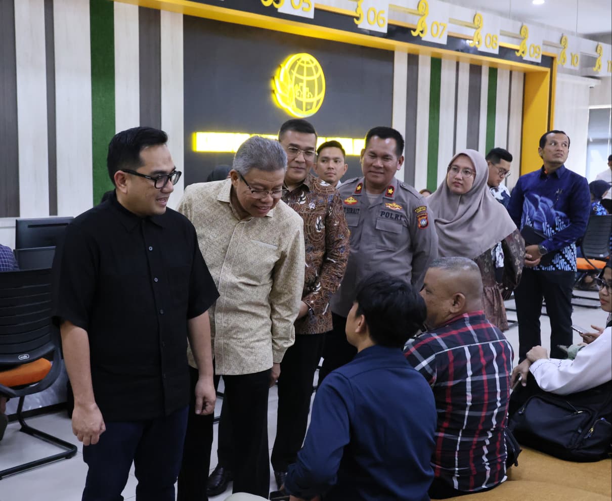 Tinjau di Kantah Kota Batam Bersama Komisi II DPR RI, Wamen ATR/Waka BPN Pastikan Pelayanan Pertanahan Berjalan Efisien