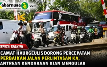 Camat Haurgeulis Dorong Percepatan Perbaikan Jalan Perlintasan KA, Antrean Kendaraan Kian Mengular Camat Haurgeulis Dorong Percepatan Perbaikan Jalan Perlintasan KA, Antrean Kendaraan Kian Mengular