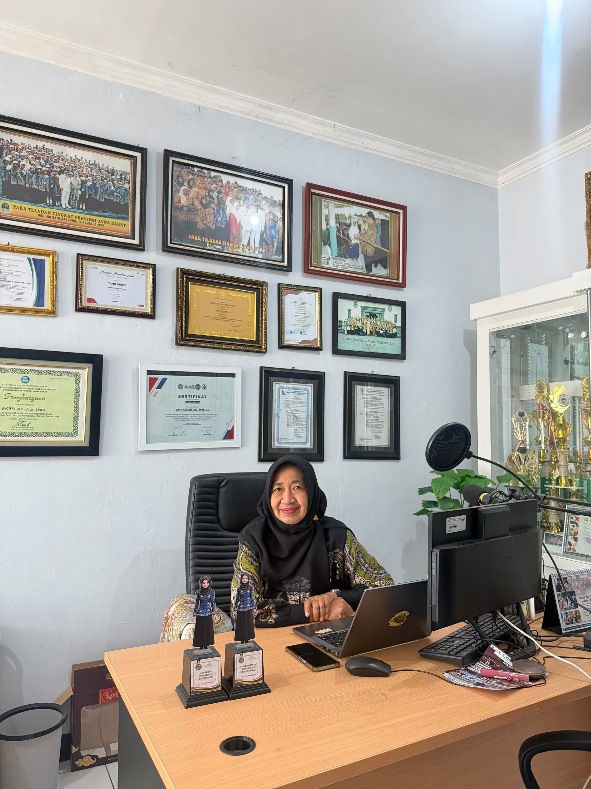 Dua Sayap, Satu Tujuan: Sinergi Orang Tua dan Sekolah Mengantarkan Anak Meraih Masa Depan Gemilang Dua Sayap, Satu Tujuan: Sinergi Orang Tua dan Sekolah Mengantarkan Anak Meraih Masa Depan Gemilang