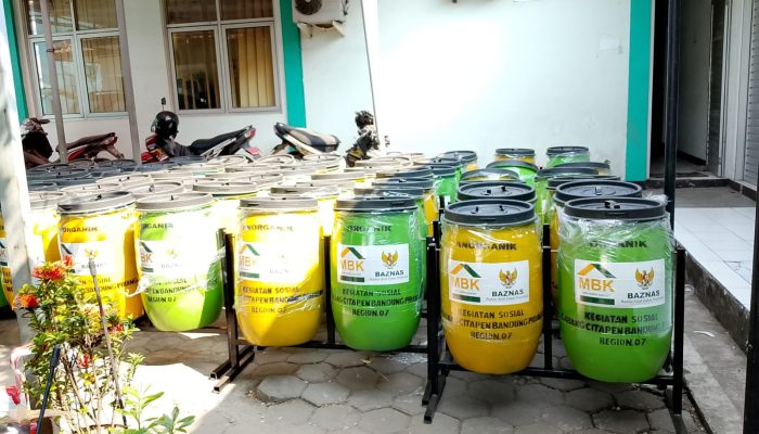 Kegiatan Sosial PT MBK Ventura Hadir di Margaasih, Puluhan Posyandu Terima Bantuan Tong Sampah
