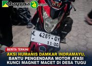 Aksi Humanis Damkar Indramayu, Bantu Pengendara Motor Atasi Kunci Magnet Macet di Desa Tugu