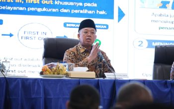 Kumpulkan Jajaran Kantah di Jatim, Begini Amanah Menteri Nusron soal Pelayanan ke Masyarakat Kumpulkan Jajaran Kantah di Jatim, Begini Amanah Menteri Nusron soal Pelayanan ke Masyarakat