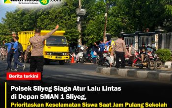 Polsek Sliyeg Siaga Atur Lalu Lintas di Depan SMAN 1 Sliyeg, Prioritaskan Keselamatan Siswa Saat Jam Pulang Sekolah Polsek Sliyeg Siaga Atur Lalu Lintas di Depan SMAN 1 Sliyeg, Prioritaskan Keselamatan Siswa Saat Jam Pulang Sekolah