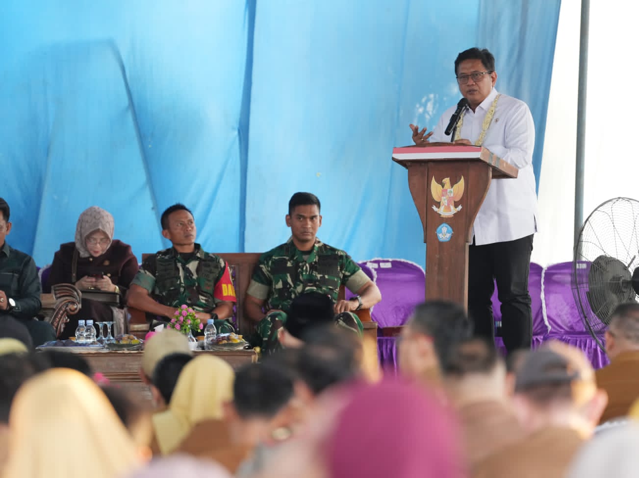 Kunjungi Kawasan Transmigrasi di Lahat, Wamen Viva Yoga: Rehabilitas Sekolah dan Sertipikati Lahan Segera Kita Tuntaskan
