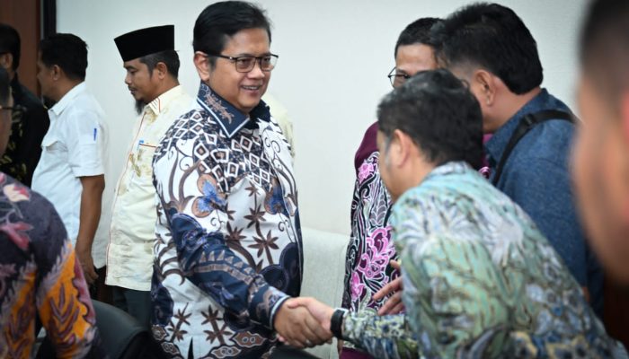 Bertemu Plt. Bupati Kuansing, Wamen Viva Yoga Usulkan Pembukaan Kawasan Baru Transmigrasi