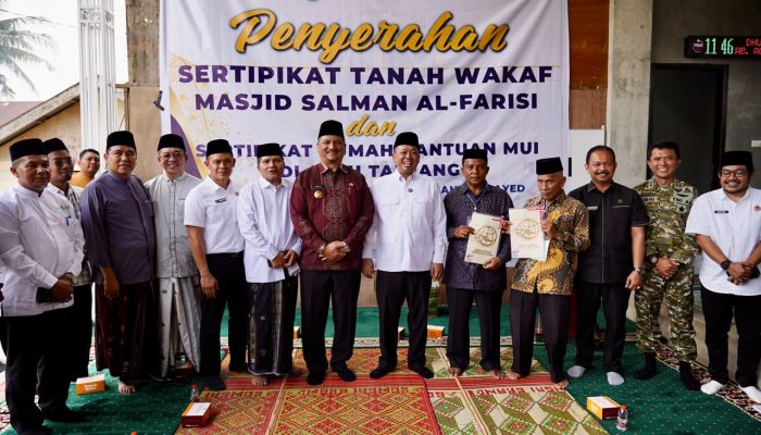 Menteri Nusron Serahkan Sertipikat Wakaf dan Bantuan dari MUI untuk Masjid Salman Alfarisi Aceh Tamiang