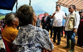 Bobby Blak-blakan: Proyek Penanganan Banjir Tapteng Mandek karena Tanda Tangan Bupati Belum Turun Bobby Blak-blakan: Proyek Penanganan Banjir Tapteng Mandek karena Tanda Tangan Bupati Belum Turun