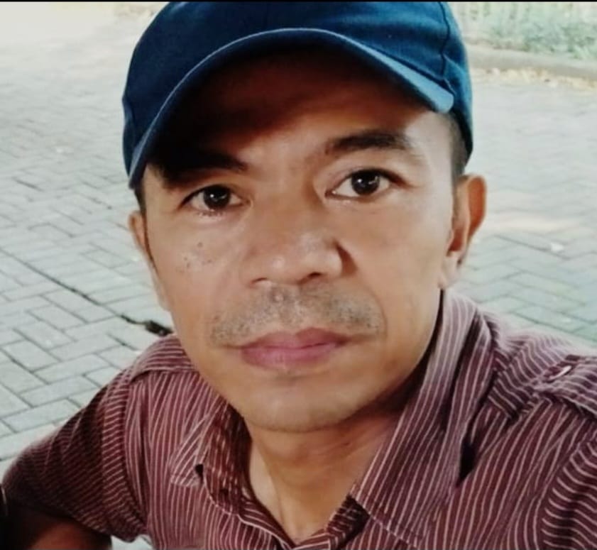 Hakikat Manusia Ketika Nama Rakyat Ada Di Pin DPR Dan Nama Masyarakat Ada Pada Lengan Polisi