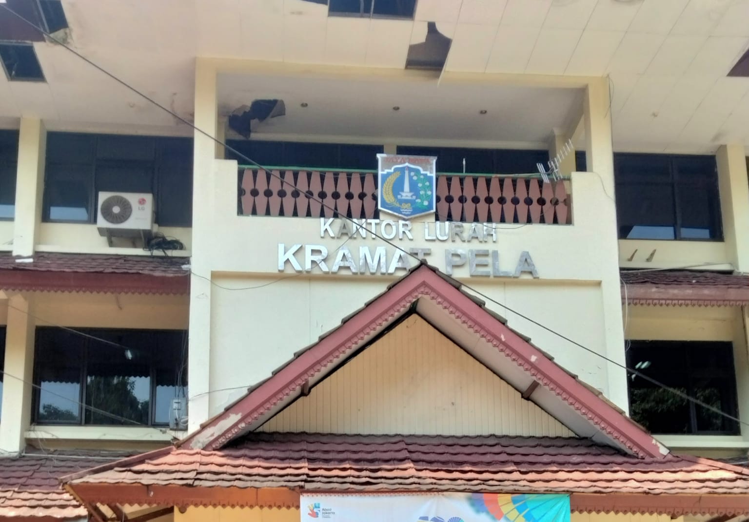 Kurang Perhatian dari Pejabat, Plafon Atap Kantor Kelurahan Kramat Pela Kebayoran Baru Jaksel Bolong