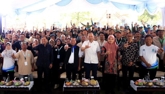 Menteri LH Jumhur : Komunitas Sungai Jadi Garda Terdepan Gerakan Pulihkan Sungai Indonesia