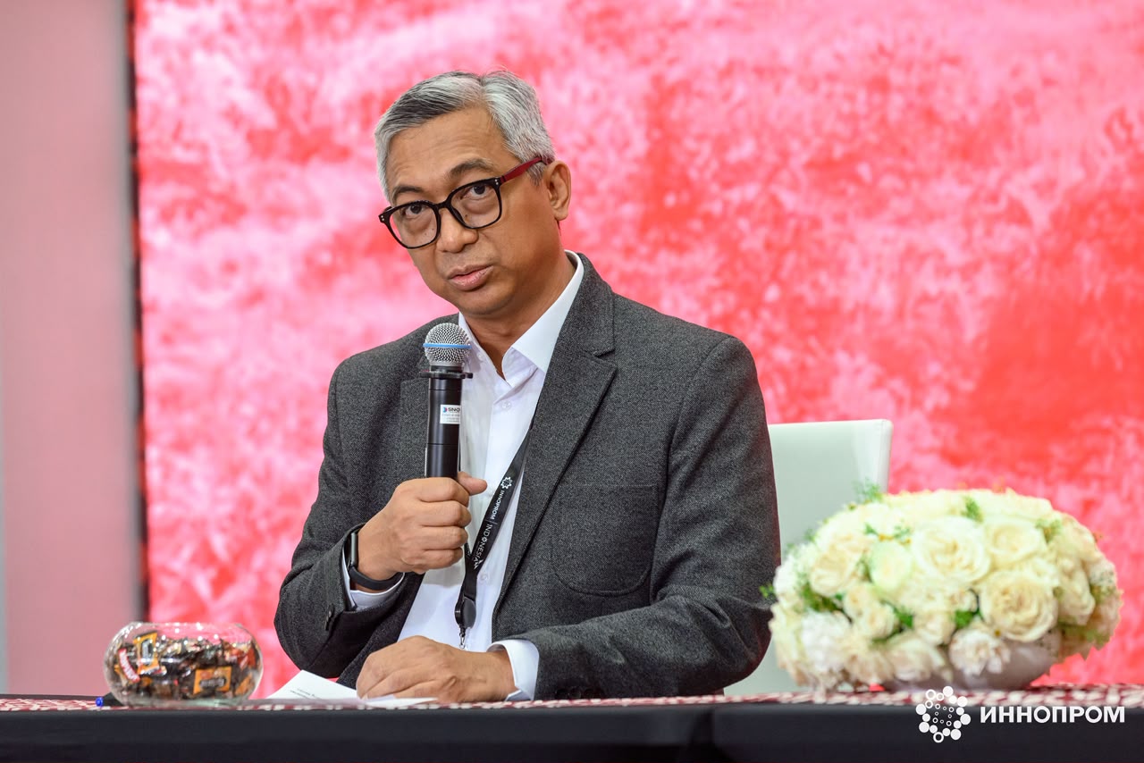 Tingginya Antusias Pelaku Industri, Indonesia Tuntaskan Misi dan Hasilkan Belasan Kerja Sama Strategis di INNOPROM 2026 Tingginya Antusias Pelaku Industri, Indonesia Tuntaskan Misi dan Hasilkan Belasan Kerja Sama Strategis di INNOPROM 2026