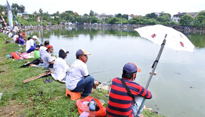 Ini Hukum Lomba Mancing Berbayar di Kolam