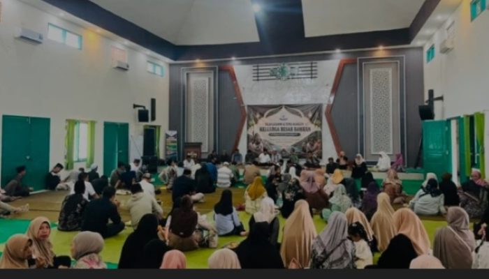 Ketua PC Muslimat NU Bondowoso Sampaikan Ucapan Selamat kepada Glory Bastian atas Terpilihnya sebagai Ketua Persaudaraan Keluarga Bawean Bondowoso
