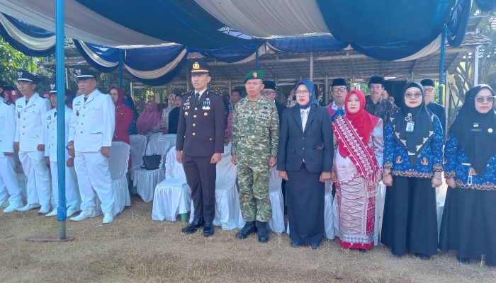 Kapolsek Sungkai Jaya Ipda Reza Ferdian  Hadiri Upacara HUT RI Ke-81 di SMAN  Sungkai Jaya